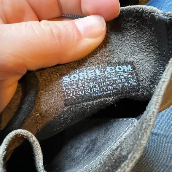 Sorel Addington Lace Up Boots, size 7.5 - Picture 6 of 6